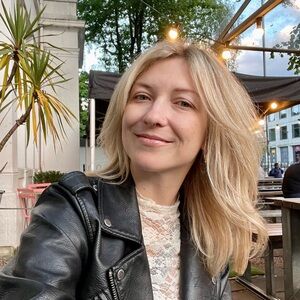 Meet your Posher, Cassandra